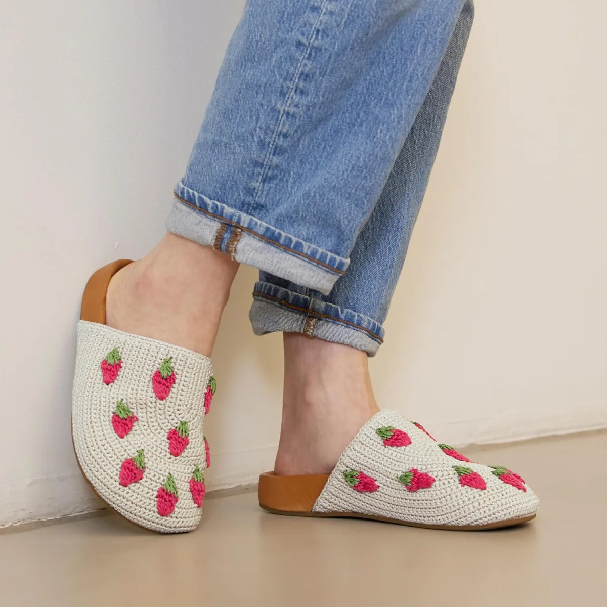 The Sak Bolinas Clog in Crochet and Leather, Slip On Entry view 2